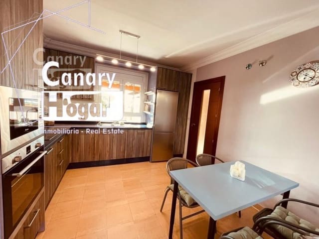 Chalet de 4 habitaciones en Los Cristianos, Arona en venta con piscina garaje - 775.000 € (Ref: 9840339)