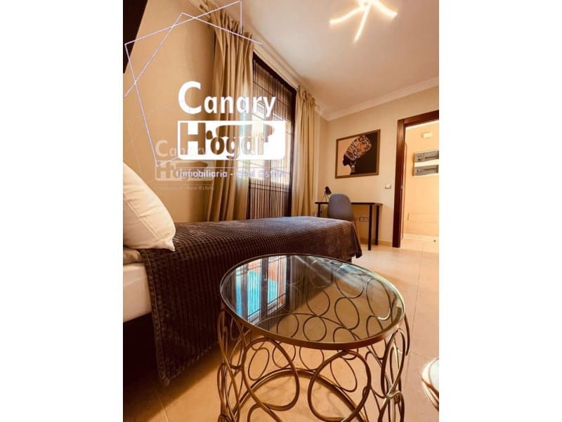 Chalet de 4 habitaciones en Los Cristianos en venta con piscina garaje - 775.000 € (Ref: 9840339)