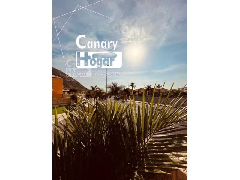 Chalet de 4 habitaciones en Los Cristianos en venta con piscina garaje - 775.000 € (Ref: 9840339)