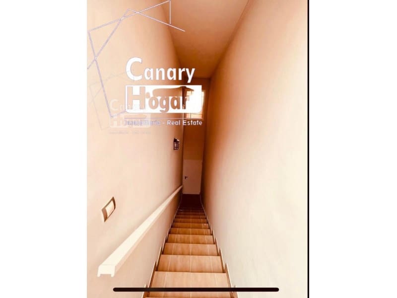 Chalet de 4 habitaciones en Los Cristianos en venta con piscina garaje - 775.000 € (Ref: 9840339)