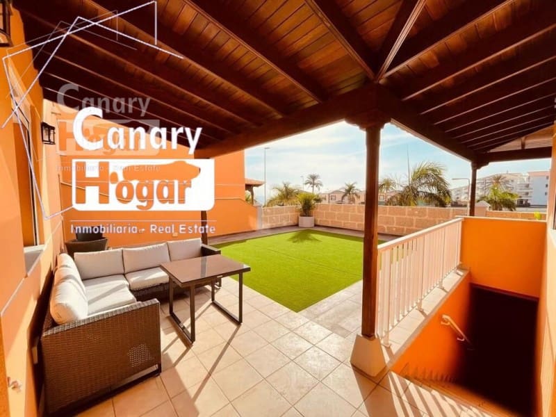 Chalet de 4 habitaciones en Los Cristianos en venta con piscina garaje - 775.000 € (Ref: 9840339)