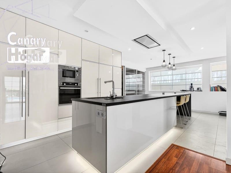 5 soverom Villa til salgs i Los Cristianos med svømmebasseng garasje - € 1 790 000 (Ref: 9840341)
