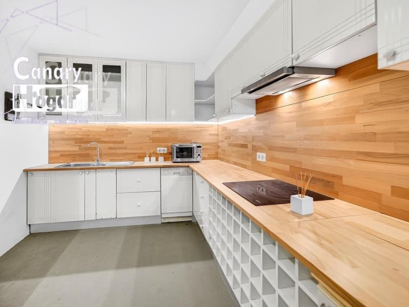 5 soverom Villa til salgs i Los Cristianos med svømmebasseng garasje - € 1 790 000 (Ref: 9840341)