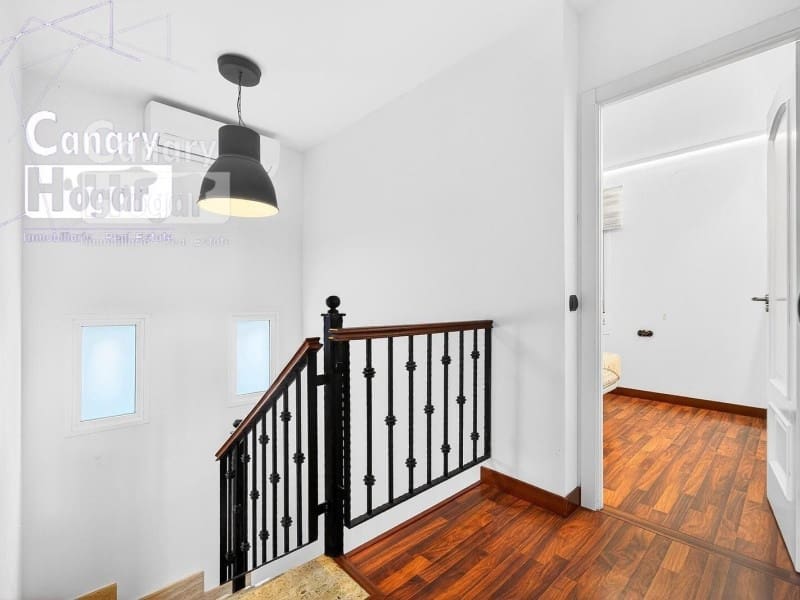 5 soverom Villa til salgs i Los Cristianos med svømmebasseng garasje - € 1 790 000 (Ref: 9840341)