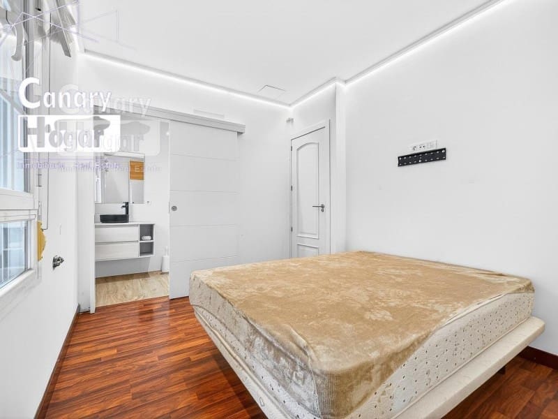 5 soverom Villa til salgs i Los Cristianos med svømmebasseng garasje - € 1 790 000 (Ref: 9840341)
