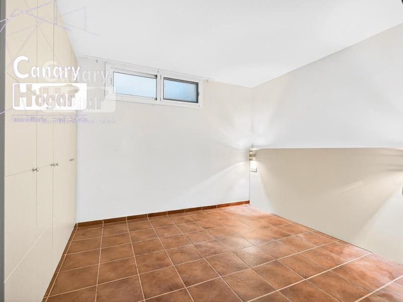 5 soverom Villa til salgs i Los Cristianos med svømmebasseng garasje - € 1 790 000 (Ref: 9840341)