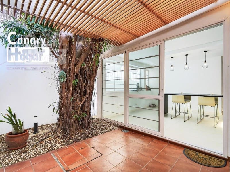 5 soverom Villa til salgs i Los Cristianos med svømmebasseng garasje - € 1 790 000 (Ref: 9840341)
