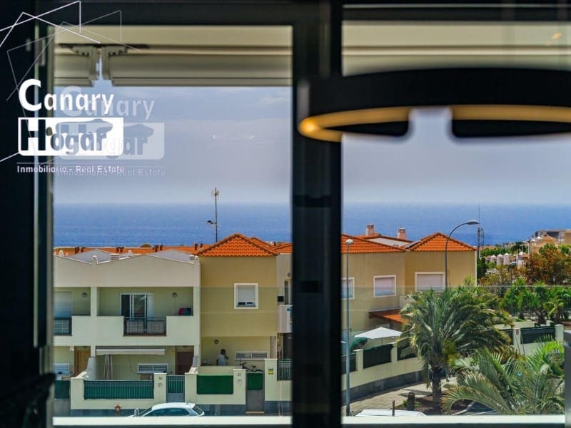 3 soverom Penthouse til salgs i Costa Adeje med garasje - € 1 295 000 (Ref: 9840344)