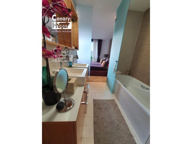 2 bedroom Apartment for sale in Arona - € 450,000 (Ref: 9840346)