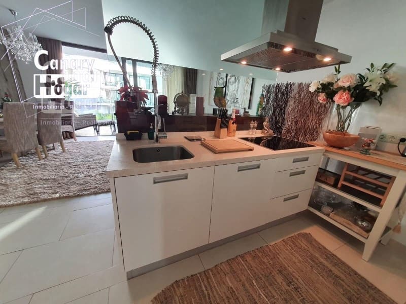 2 bedroom Apartment for sale in Arona - € 450,000 (Ref: 9840346)