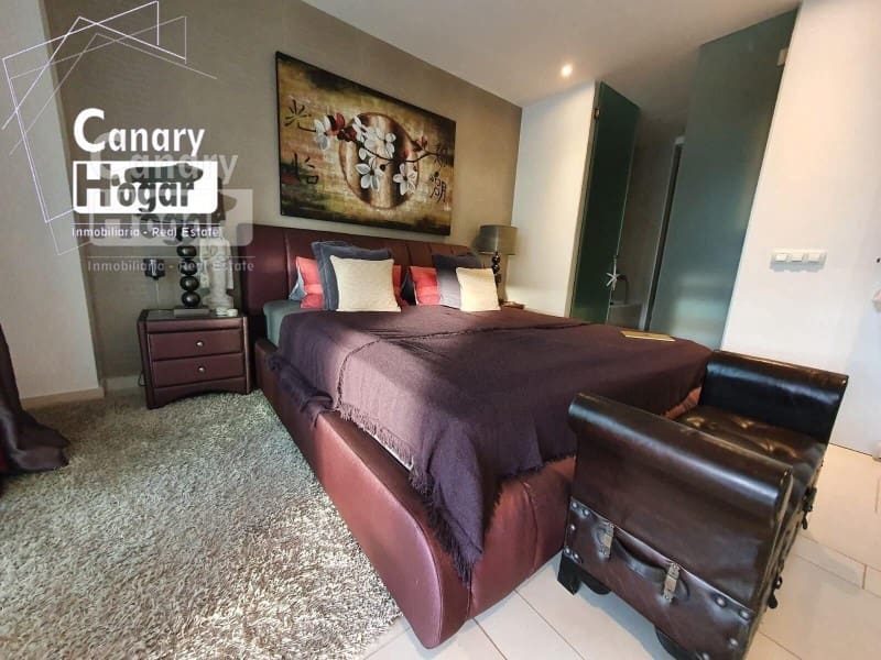 2 bedroom Apartment for sale in Arona - € 450,000 (Ref: 9840346)