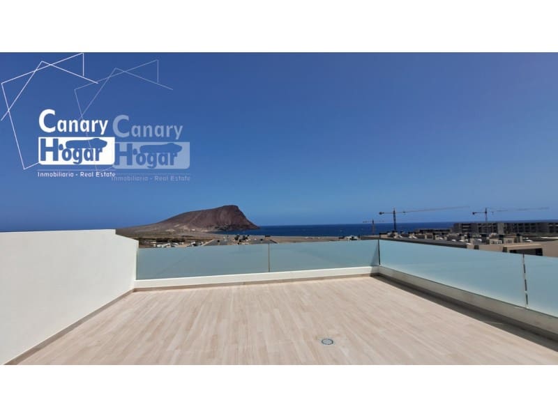 2 bedroom Penthouse for sale in Los Abrigos - € 500,000 (Ref: 9840347)