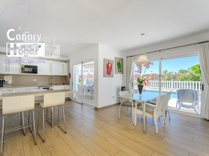 6 bedroom Villa for sale in Puerto Santiago with pool garage - € 1,195,000 (Ref: 9840349)