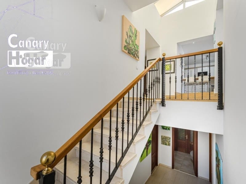 6 bedroom Villa for sale in Puerto Santiago with pool garage - € 1,195,000 (Ref: 9840349)