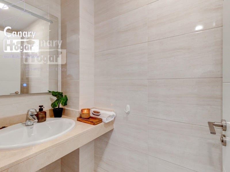 2 soverom Villa til salgs i Puerto Santiago med garasje - € 530 000 (Ref: 9840350)