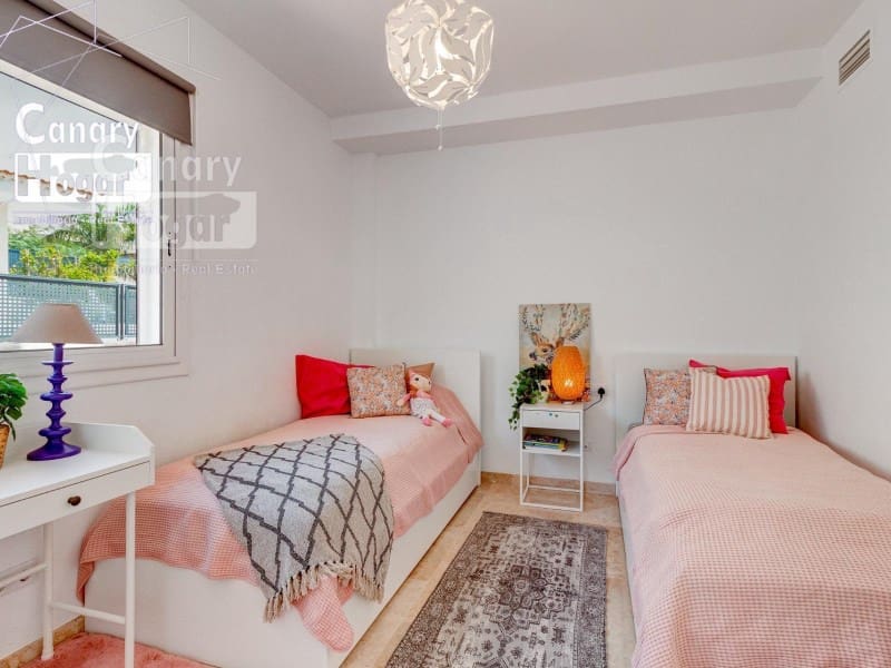 2 soverom Villa til salgs i Puerto Santiago med garasje - € 530 000 (Ref: 9840350)