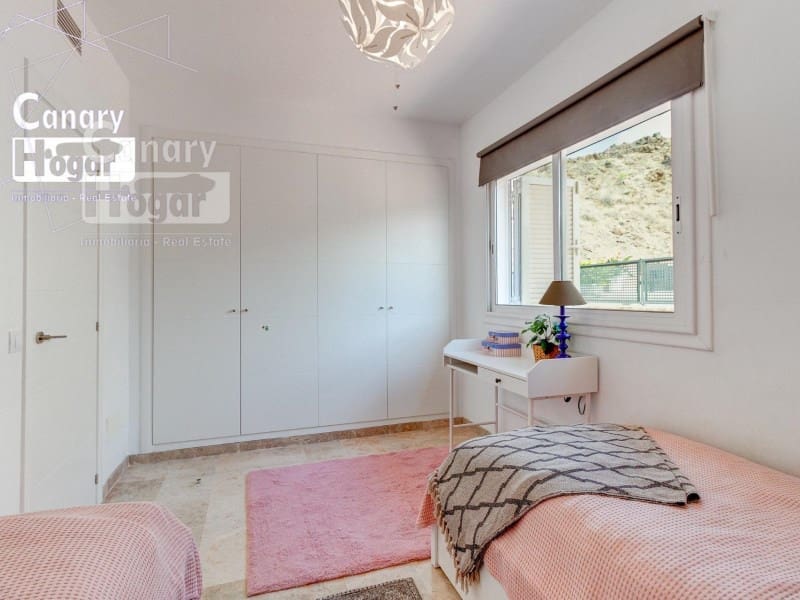 2 soverom Villa til salgs i Puerto Santiago med garasje - € 530 000 (Ref: 9840350)