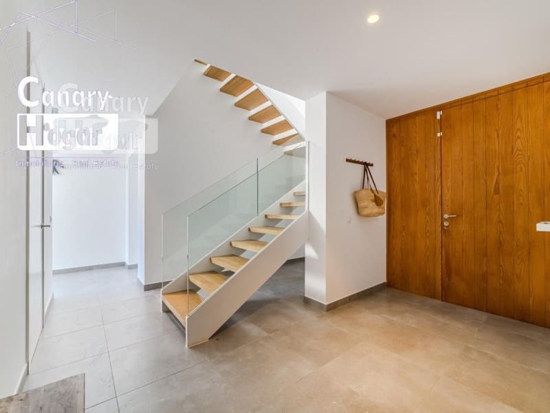 3 soveværelse Villa til salg i Adeje med swimmingpool garage - € 1.595.000 (Ref: 9840357)