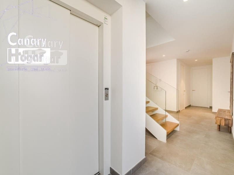 3 soveværelse Villa til salg i Adeje med swimmingpool garage - € 1.595.000 (Ref: 9840357)