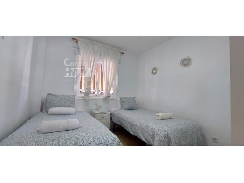 2 slaapkamer Appartement te koop in Los Cristianos - € 490.000 (Ref: 9896609)