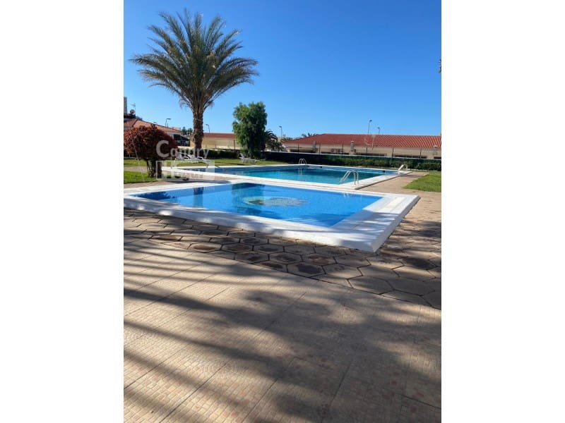 2 slaapkamer Appartement te koop in Los Cristianos - € 490.000 (Ref: 9896609)
