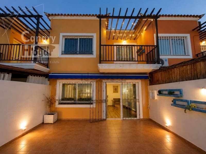 3 soverom Villa til salgs i Costa Adeje med svømmebasseng garasje - € 538 000 (Ref: 9899390)