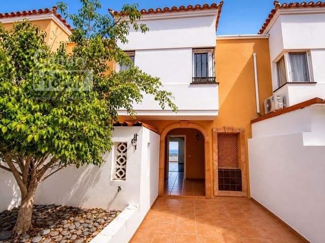 3 soverom Villa til salgs i Torviscas Centro y Alto, Adeje med svømmebasseng garasje - € 538 000 (Ref: 9899390)