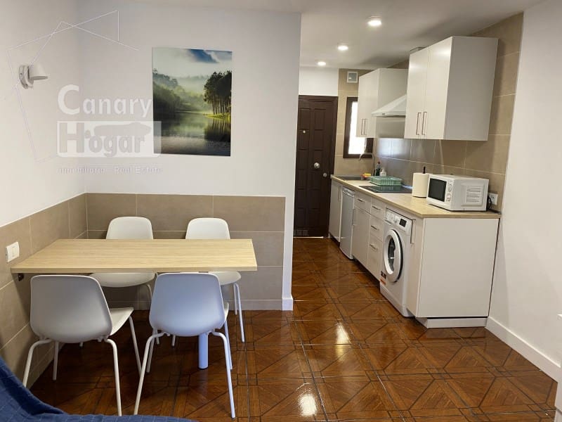 1 bedroom Apartment for sale in Los Cristianos - € 275,000 (Ref: 9936095)