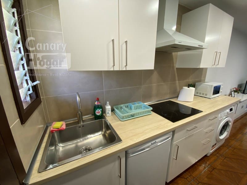 1 bedroom Apartment for sale in Los Cristianos - € 275,000 (Ref: 9936095)