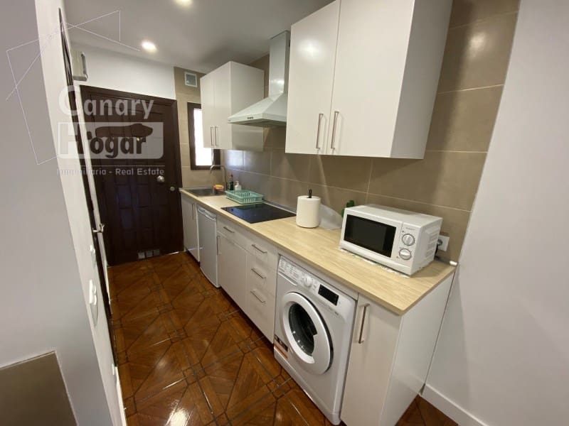 1 bedroom Apartment for sale in Los Cristianos - € 275,000 (Ref: 9936095)