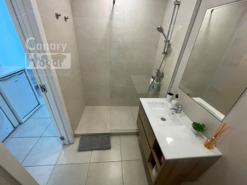 Estúdio para venda em Playa de las Americas - 275 000 € (Ref: 9936096)