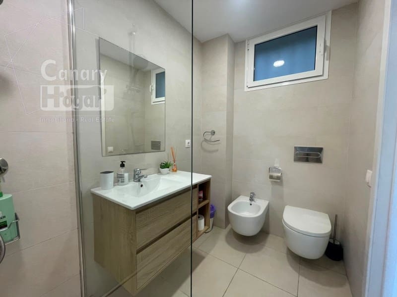Estúdio para venda em Playa de las Americas - 275 000 € (Ref: 9936096)