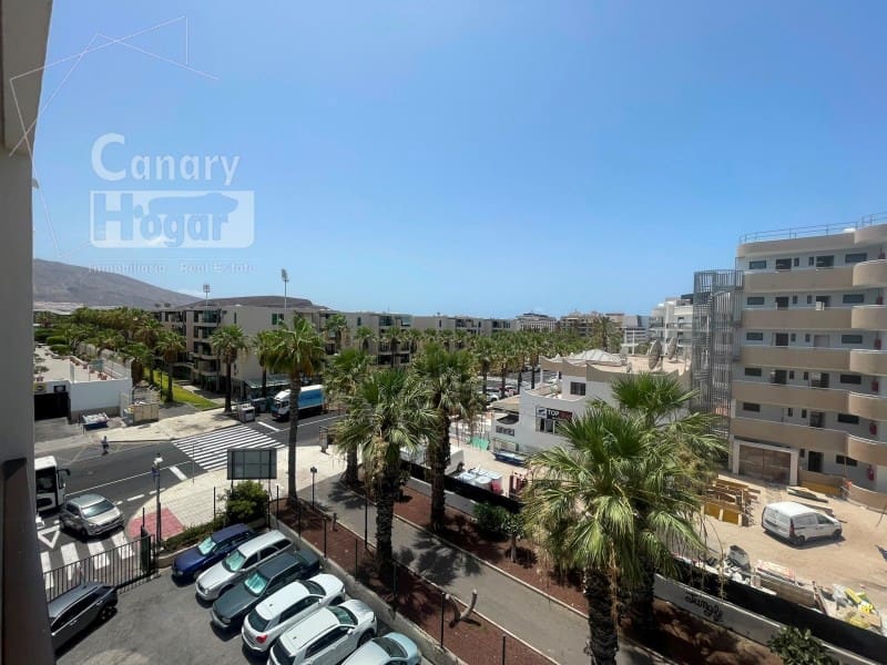 Estúdio para venda em Playa de las Americas - 275 000 € (Ref: 9936096)
