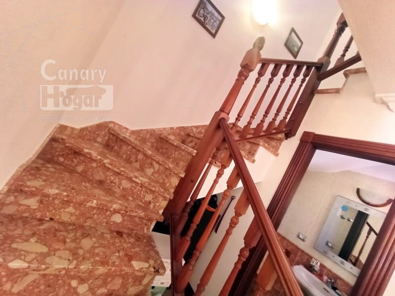 3 bedroom Townhouse for sale in Costa Adeje with garage - € 480,000 (Ref: 9937879)