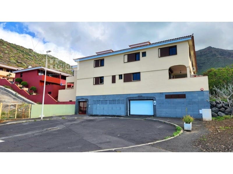 3 bedroom Townhouse for sale in Costa Adeje with garage - € 480,000 (Ref: 9937879)