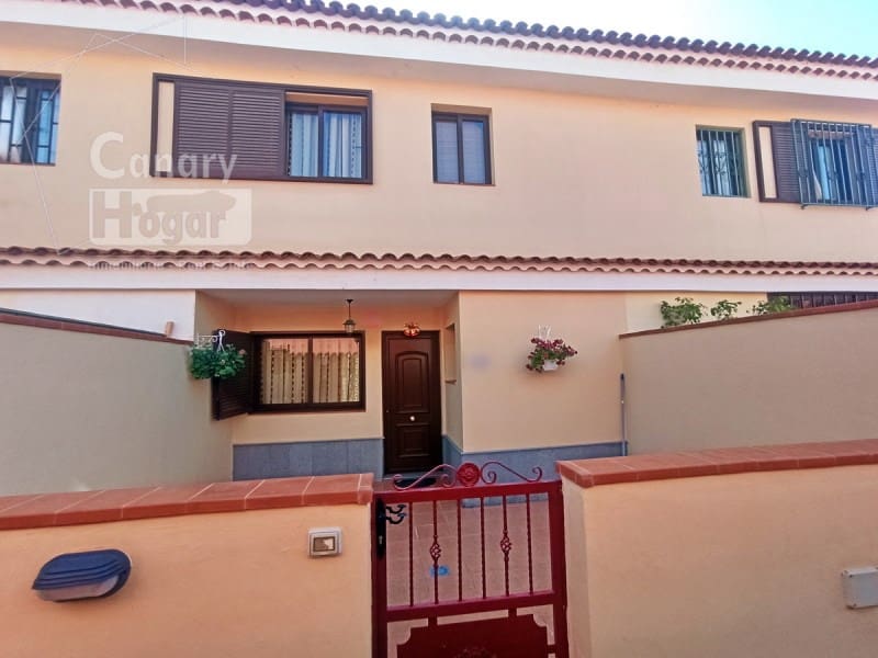 3 bedroom Townhouse for sale in Costa Adeje with garage - € 480,000 (Ref: 9937879)