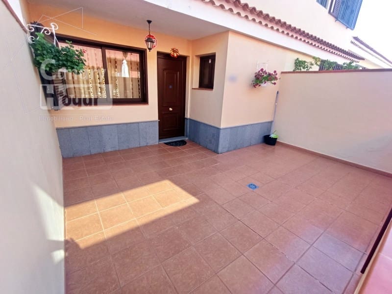 3 bedroom Townhouse for sale in Costa Adeje with garage - € 480,000 (Ref: 9937879)
