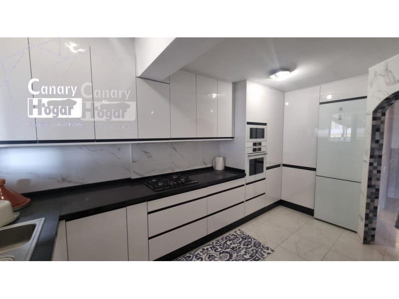 3 soverom Hus til salgs i Playa de las Americas med garasje - € 730 000 (Ref: 9937880)