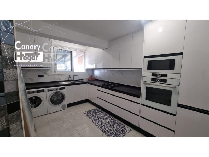 3 soverom Hus til salgs i Playa de las Americas med garasje - € 730 000 (Ref: 9937880)