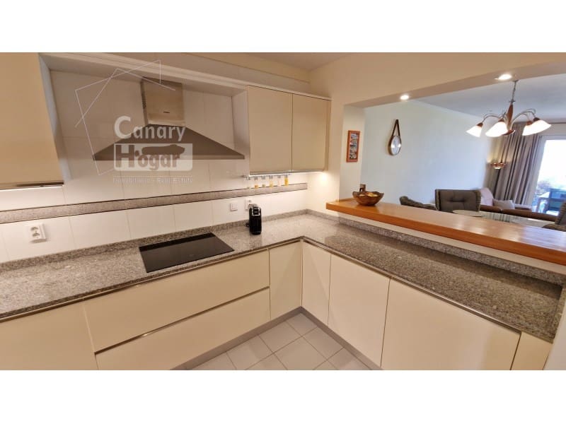2 soverom Villa til salgs i La Caleta Adeje med svømmebasseng garasje - € 1 280 000 (Ref: 9962381)