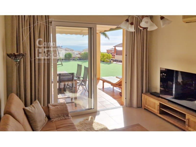 2 soverom Villa til salgs i La Caleta Adeje med svømmebasseng garasje - € 1 280 000 (Ref: 9962381)