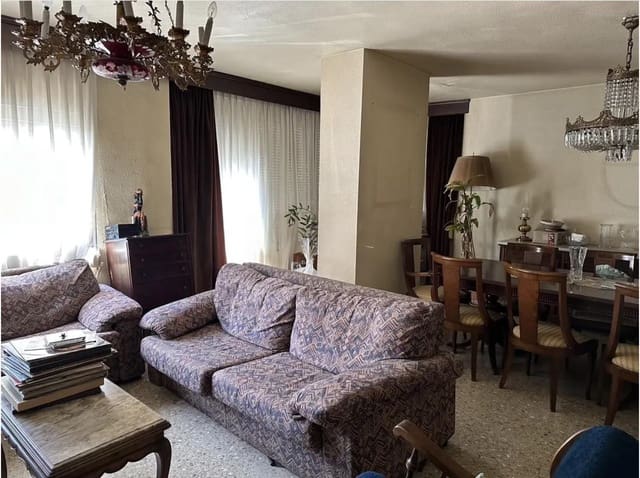 4 bedroom Flat for sale in Mestalla, Valencia city - € 650,000 (Ref: 9105203)