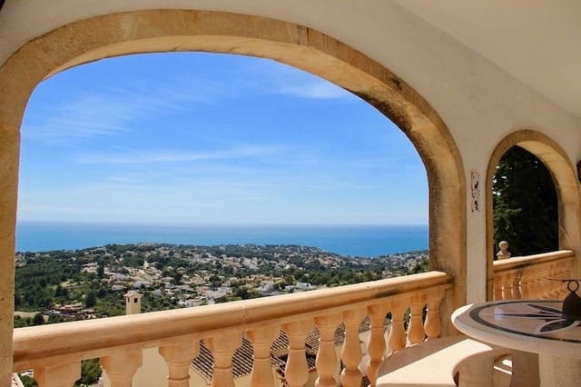 Chalet de 4 habitaciones en Pinar del Advocat - Cometa, Teulada-Moraira en alquiler con piscina garaje - 2.900 € (Ref: 10008287)