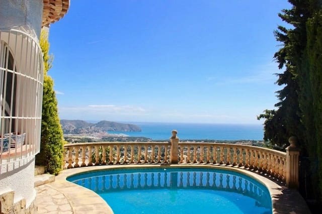 Chalet de 4 habitaciones en Pinar del Advocat - Cometa, Teulada-Moraira en alquiler con piscina garaje - 2.900 € (Ref: 10008287)