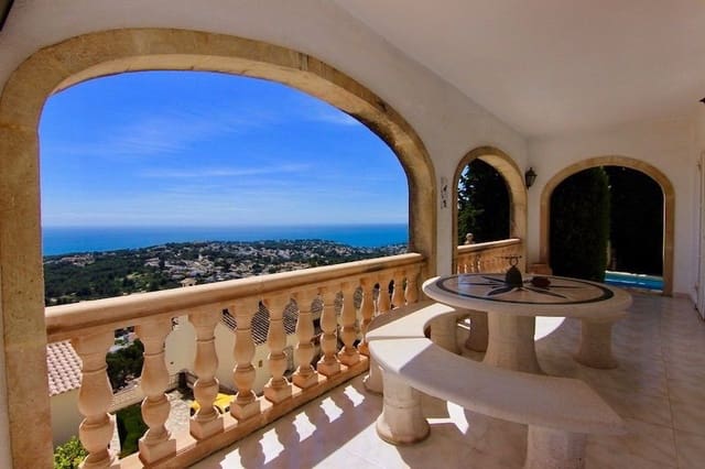Chalet de 4 habitaciones en Pinar del Advocat - Cometa, Teulada-Moraira en alquiler con piscina garaje - 2.900 € (Ref: 10008287)