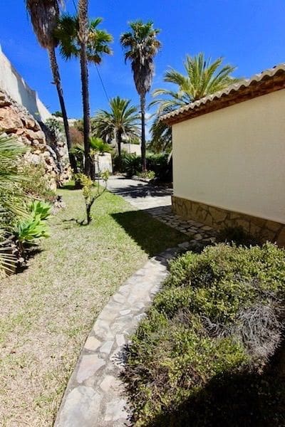 Chalet de 4 habitaciones en Moraira en alquiler con piscina garaje - 2.900 € (Ref: 10008287)
