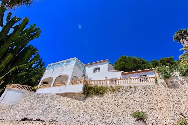 Chalet de 4 habitaciones en Pinar del Advocat - Cometa, Teulada-Moraira en alquiler con piscina garaje - 2.900 € (Ref: 10008287)