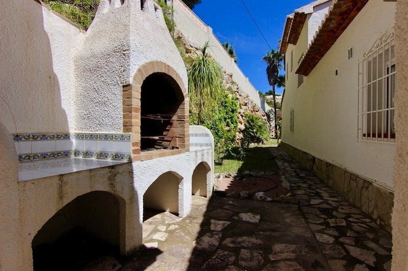 Chalet de 4 habitaciones en Moraira en alquiler con piscina garaje - 2.900 € (Ref: 10008287)