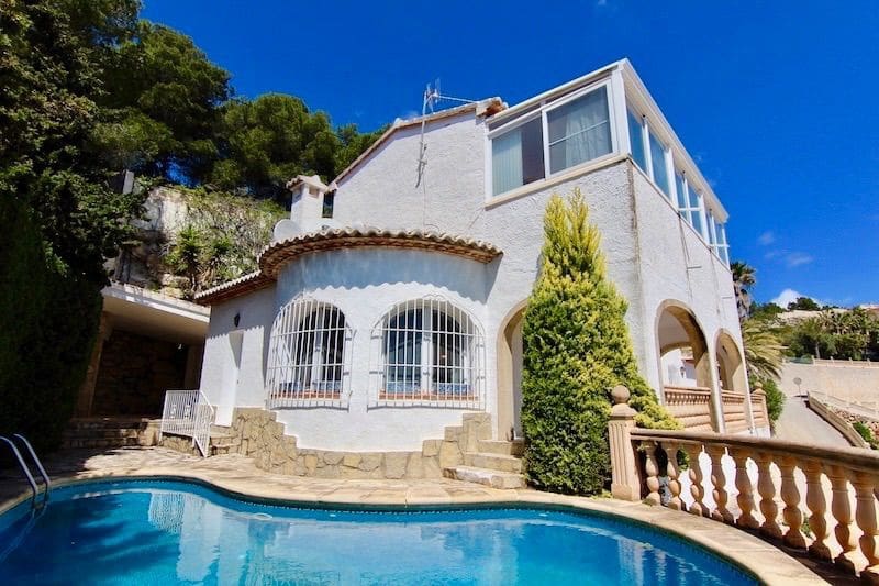 Chalet de 4 habitaciones en Moraira en alquiler con piscina garaje - 2.900 € (Ref: 10008287)