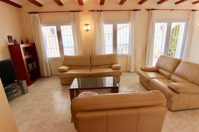 Chalet de 4 habitaciones en Moraira en alquiler con piscina garaje - 2.900 € (Ref: 10008287)